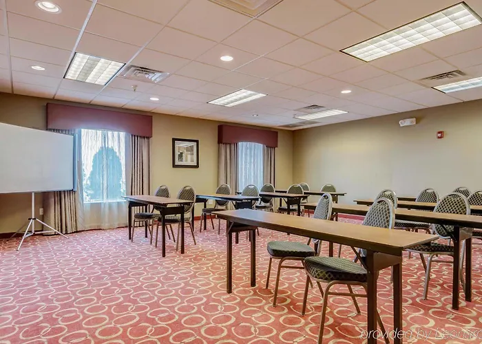 Hampton St. Louis-columbia Hotel 3*