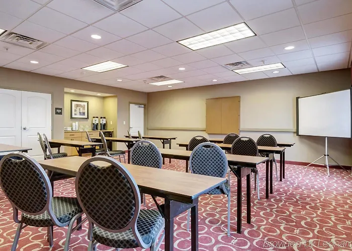 Hampton St. Louis-columbia Hotel Millstadt Junction